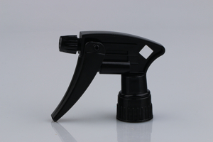 black-chemical-resistant-sprayer-28-410